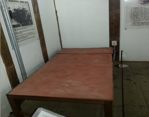 안중근 의사가 생전 사용하던 물품을 전시 해놓은 모습